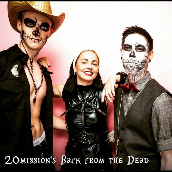 Sold - Picture 3 of 5